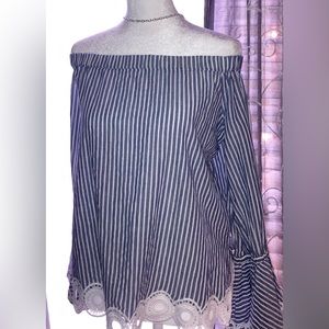 Tahari Blue and White Striped Women’s Cold shoulder Blouse Sz 0
